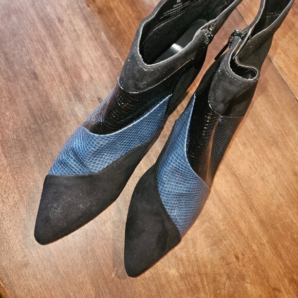 Black and blue suede and multi textured heals size 9 - Picture 4 of 7